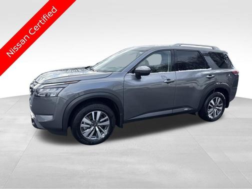 2025 Nissan Pathfinder SL