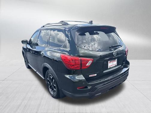 2019 Nissan Pathfinder SL