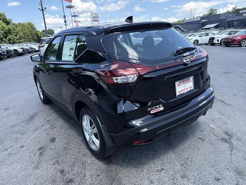 2025 Nissan Kicks Play S