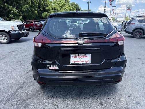 2025 Nissan Kicks Play S