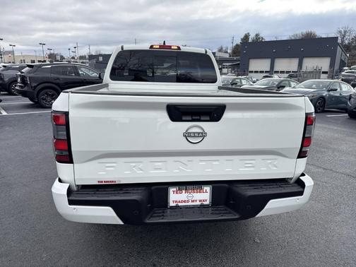 2025 Nissan Frontier SV