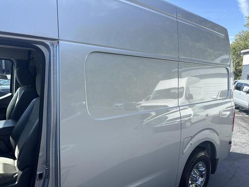 2021 Nissan NV Cargo NV3500 HD SL V6/SL V8