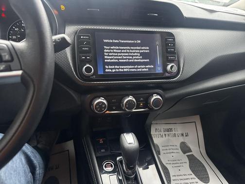 2024 Nissan Kicks SV