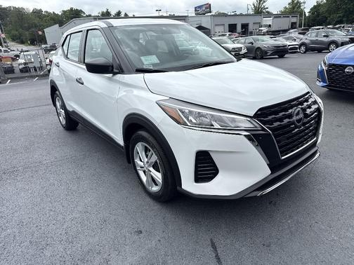 2025 Nissan Kicks Play S