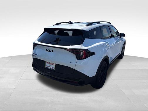 Glacial White Pearl 2026 Kia Sportage X-Line