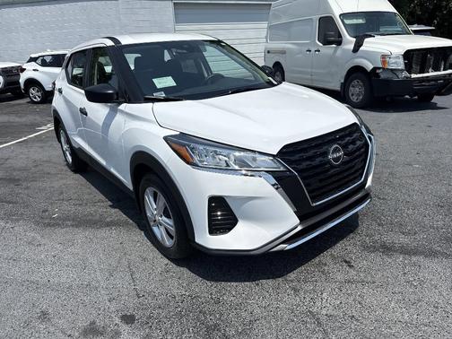 2025 Nissan Kicks Play S