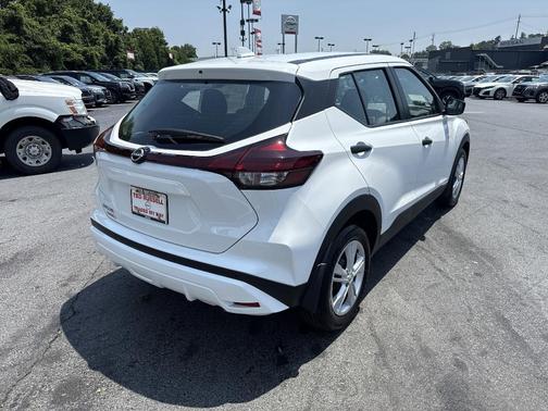 2025 Nissan Kicks Play S