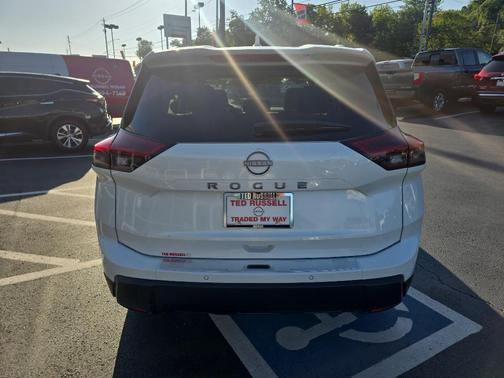 2025 Nissan Rogue SV