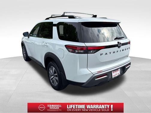 Everest White P 2026 Nissan Pathfinder SL