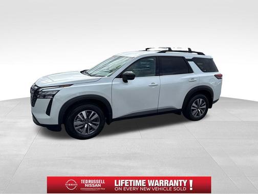 Everest White P 2026 Nissan Pathfinder SL