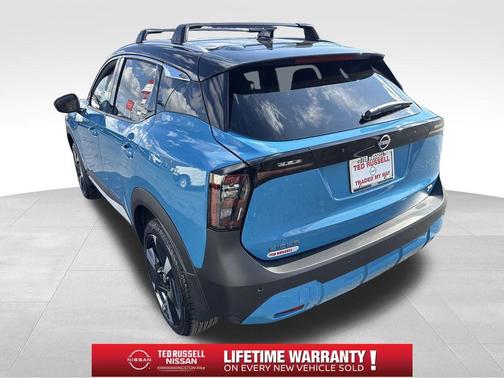 2t Ice Blk Roof 2026 Nissan Kicks SR