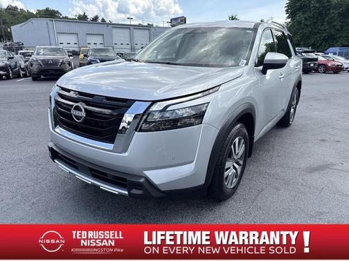 2025 Nissan Pathfinder SL