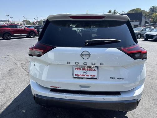 2025 Nissan Rogue SL