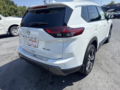 2025 Nissan Rogue SL
