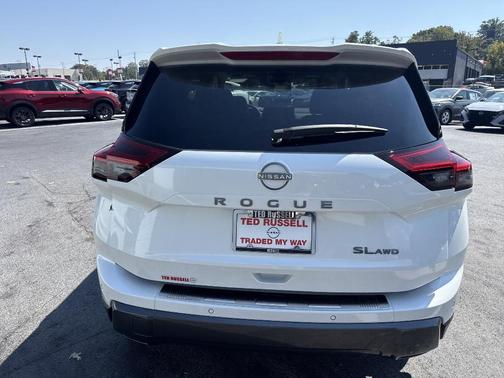 2025 Nissan Rogue SL