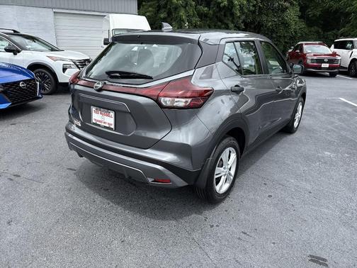 2025 Nissan Kicks Play S