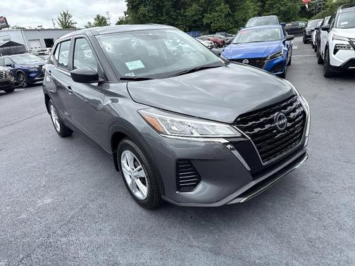 2025 Nissan Kicks Play S