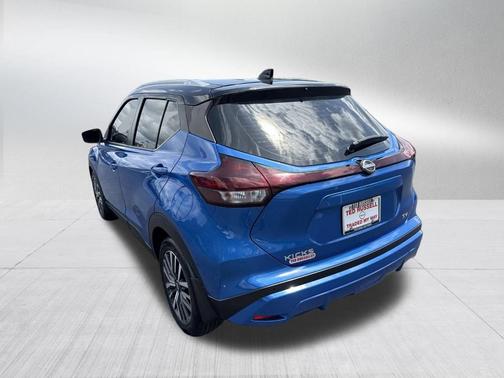 2022 Nissan Kicks SV