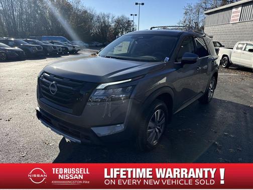 2025 Nissan Pathfinder SL