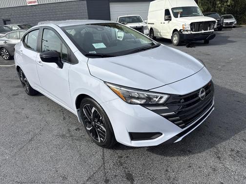 2025 Nissan Versa 1.6 SR