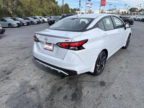 2025 Nissan Versa 1.6 SR