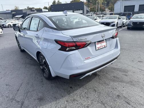 2025 Nissan Versa 1.6 SR