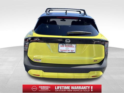 2t Ylw Blk Roof 2026 Nissan Kicks SR