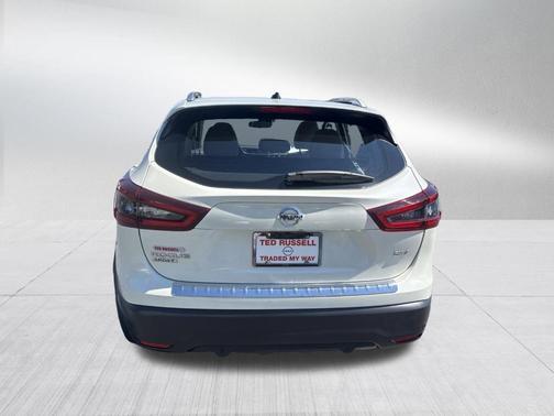 2022 Nissan Rogue Sport SV
