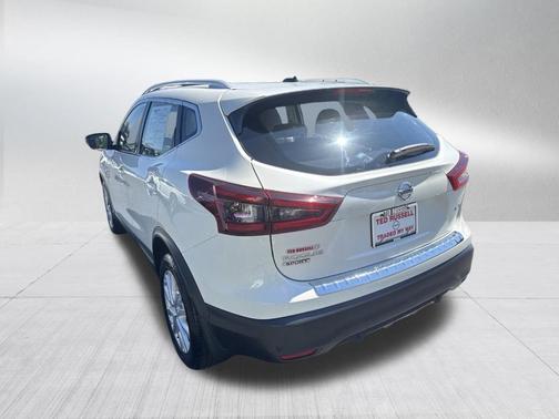 2022 Nissan Rogue Sport SV