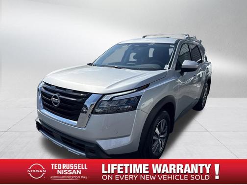2025 Nissan Pathfinder SL