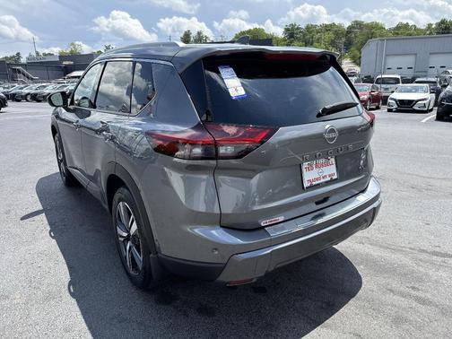 2025 Nissan Rogue SL