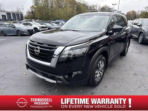 2025 Nissan Pathfinder SL