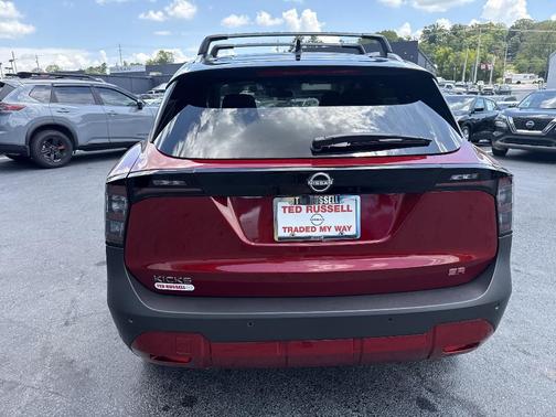 2025 Nissan Kicks SR