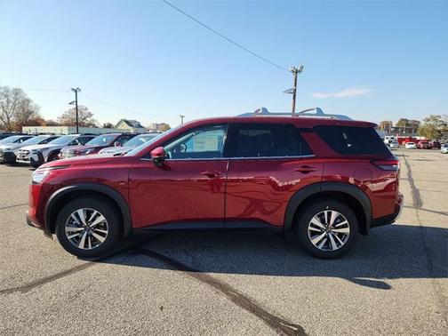 2025 Nissan Pathfinder SL 4WD