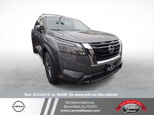 2025 Nissan Pathfinder SV 4WD