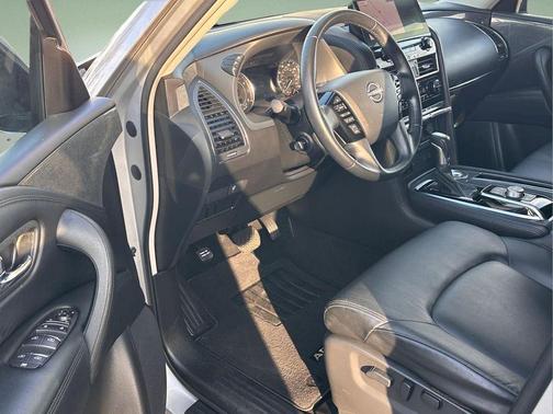 Brilliant Silver Metallic 2024 Nissan Armada SV 4WD