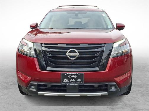 2022 Nissan Pathfinder SL 4WD