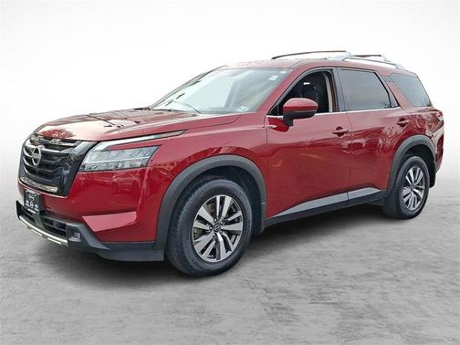 2022 Nissan Pathfinder SL 4WD