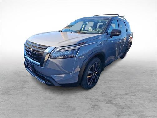 2025 Nissan Pathfinder Platinum 4WD