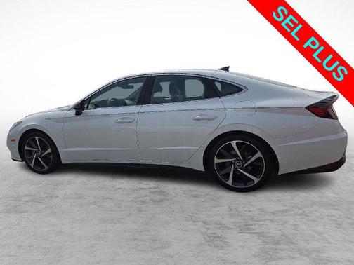 Quartz White 2022 Hyundai SONATA SEL Plus