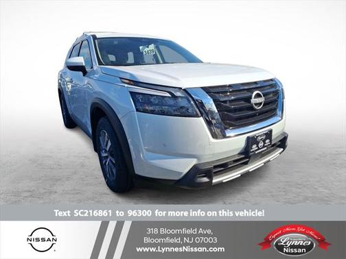 2025 Nissan Pathfinder SL 4WD