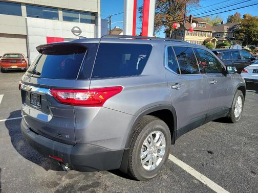 Photo 3 of 27 of 2019 Chevrolet Traverse LT Cloth