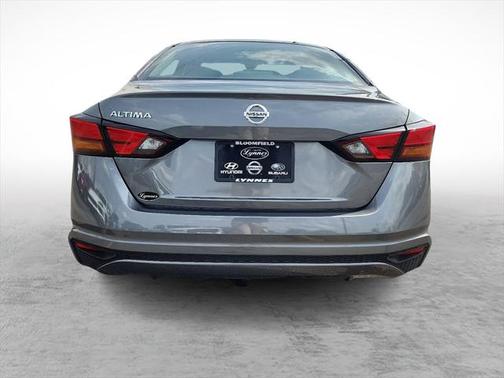 2022 Nissan Altima S FWD