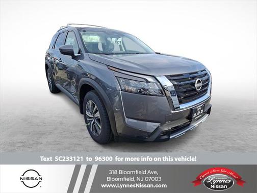 2025 Nissan Pathfinder SL 4WD