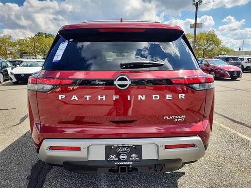 2025 Nissan Pathfinder Platinum 4WD