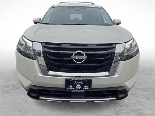 2024 Nissan Pathfinder SL 4WD