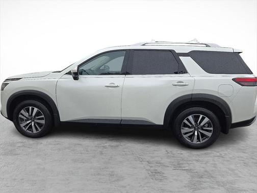 2024 Nissan Pathfinder SL 4WD