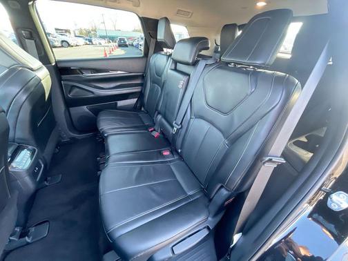 Mineral Black 2023 INFINITI QX60 Pure