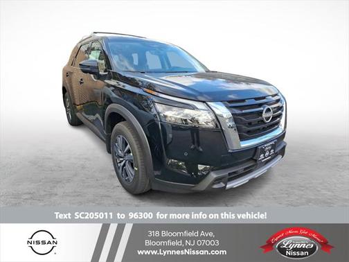 2025 Nissan Pathfinder SL 4WD