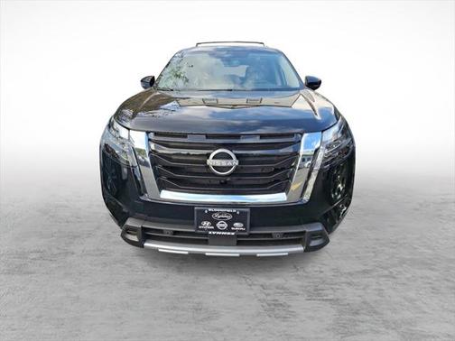 2025 Nissan Pathfinder SL 4WD